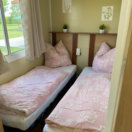 Mobilheim Tinyhouse Apartment Gallmersgarten ภายนอก รูปภาพ